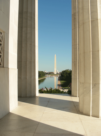 DSCN2992.gif - From the Lincoln Memorial (Oct '08)